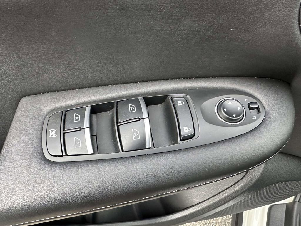 Used 2022 INFINITI QX55 Luxe w/ Cargo Package image 16