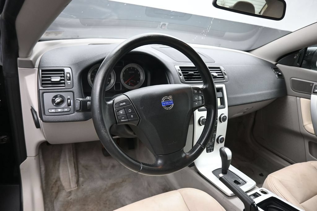Used 2011 Volvo C70 T5 FWD image 13