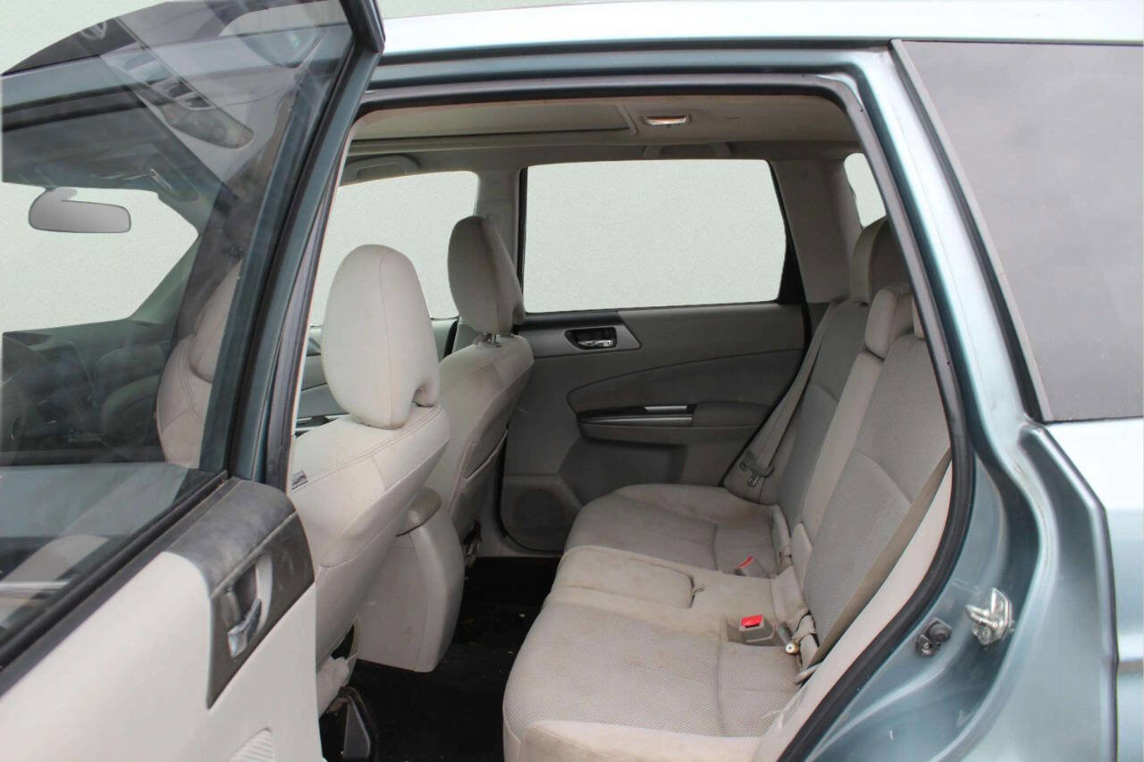 Used 2011 Subaru Forester 2.5X Premium AWD/4WD image 7