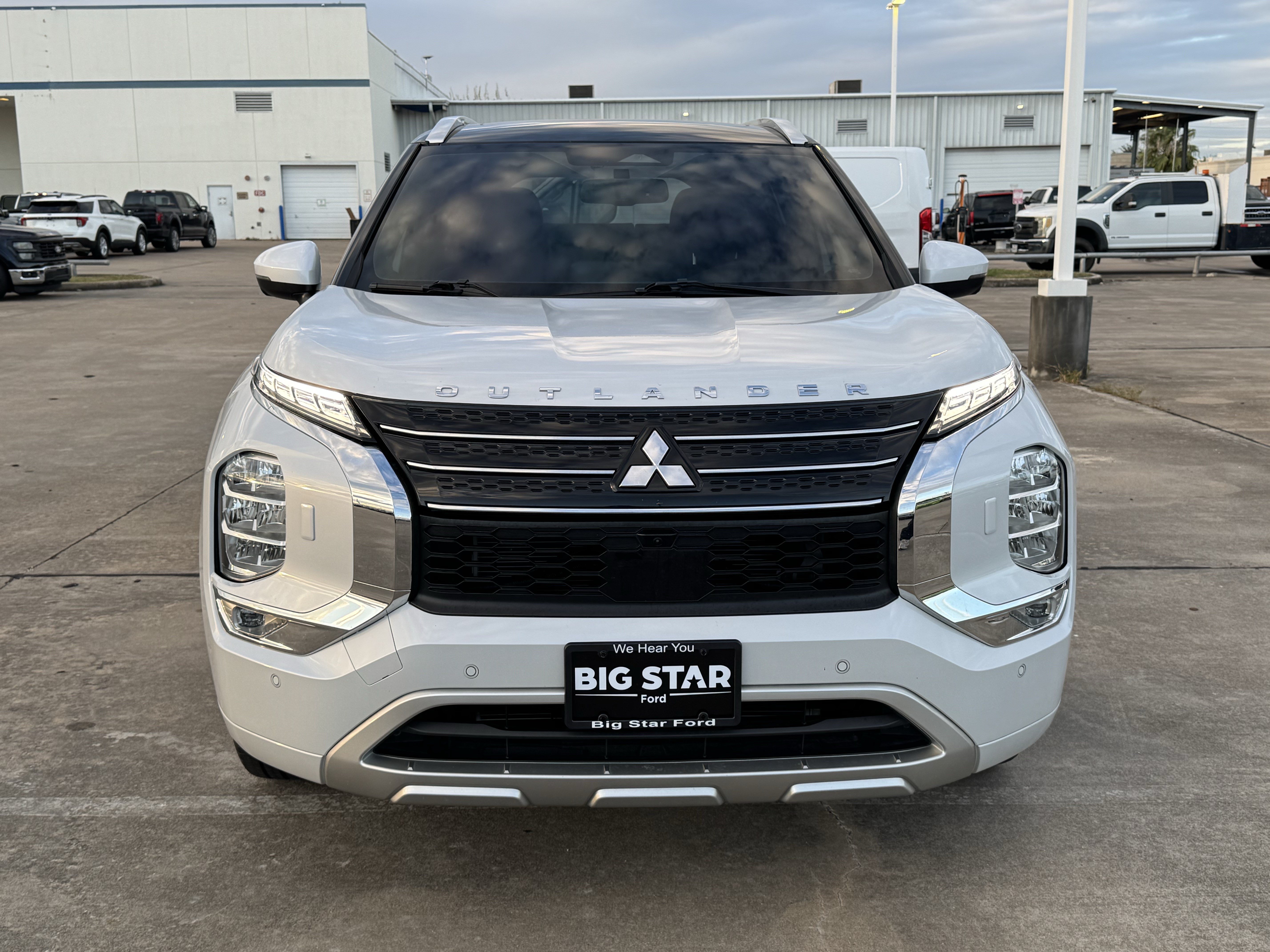Used 2024 Mitsubishi Outlander SEL AWD/4WD image 11