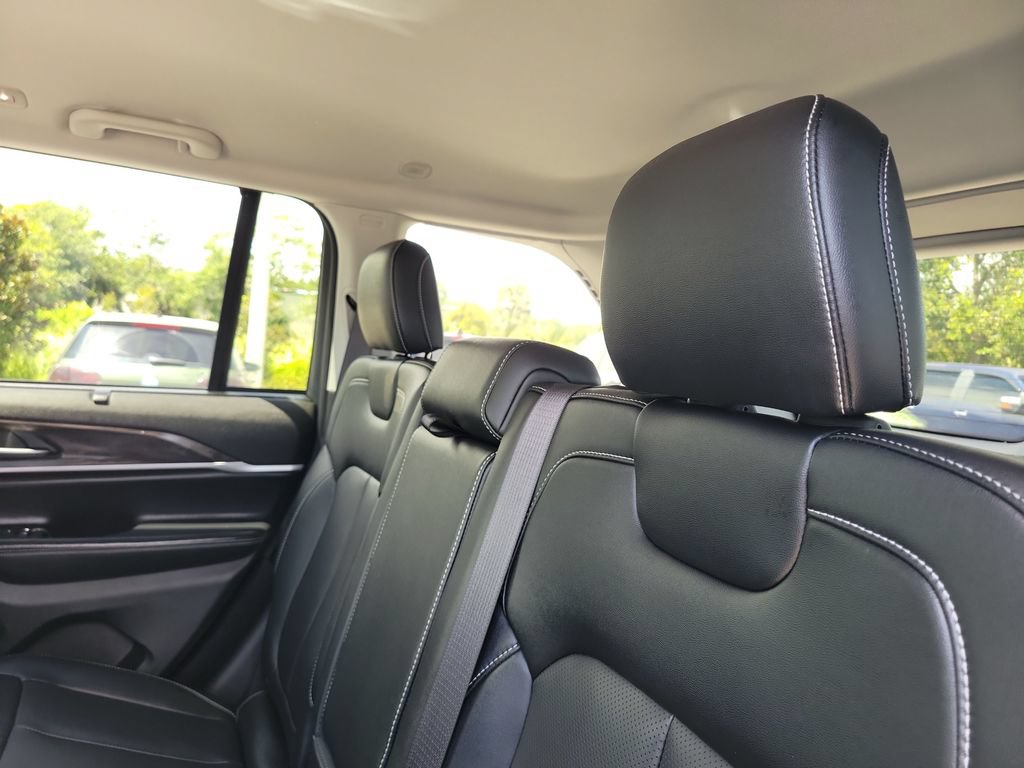 Used 2023 Jeep Grand Cherokee Limited w/ Luxury Tech Group II RWD image 23