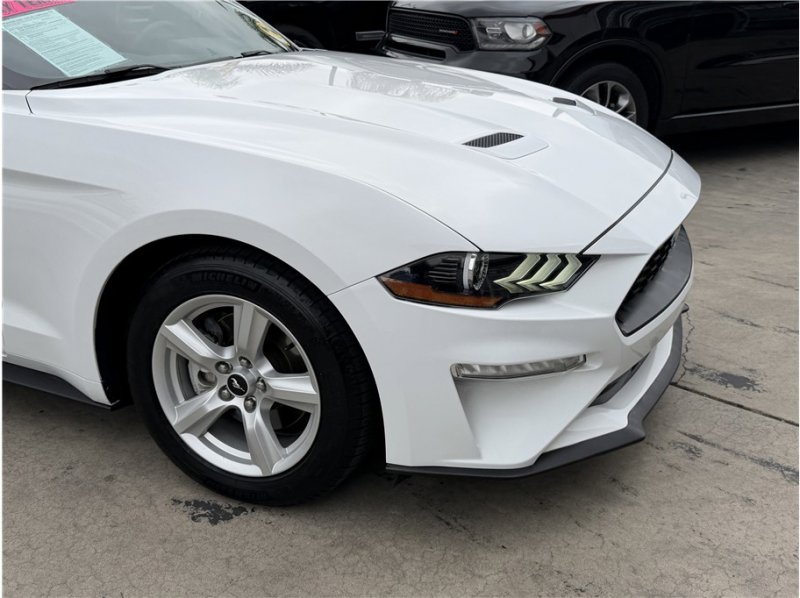 Used 2018 Ford Mustang Coupe RWD image 44
