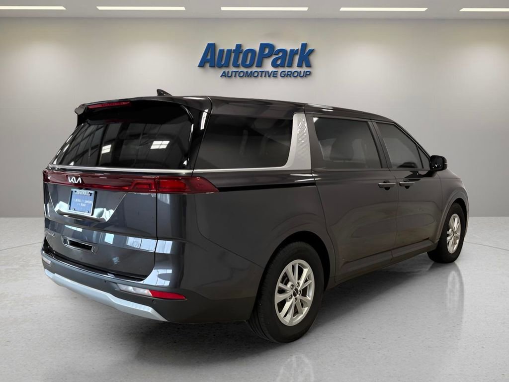 Used 2022 Kia Carnival LX image 7