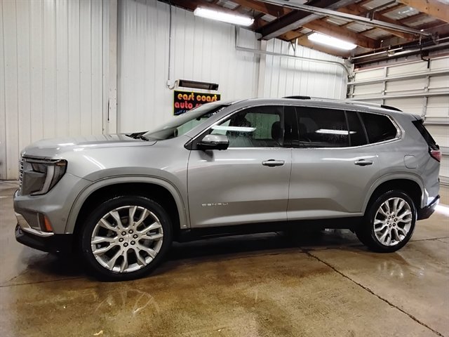 Used 2025 GMC Acadia Denali w/ Super Cruise Package image 5