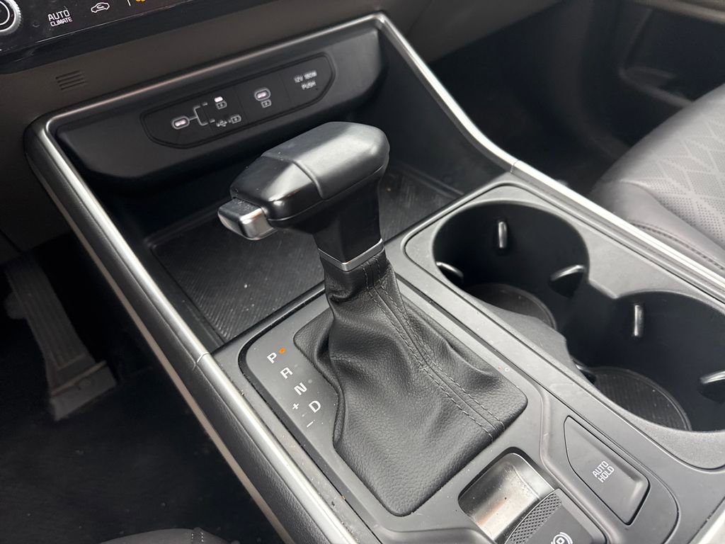 Used 2025 Kia Carnival image 26