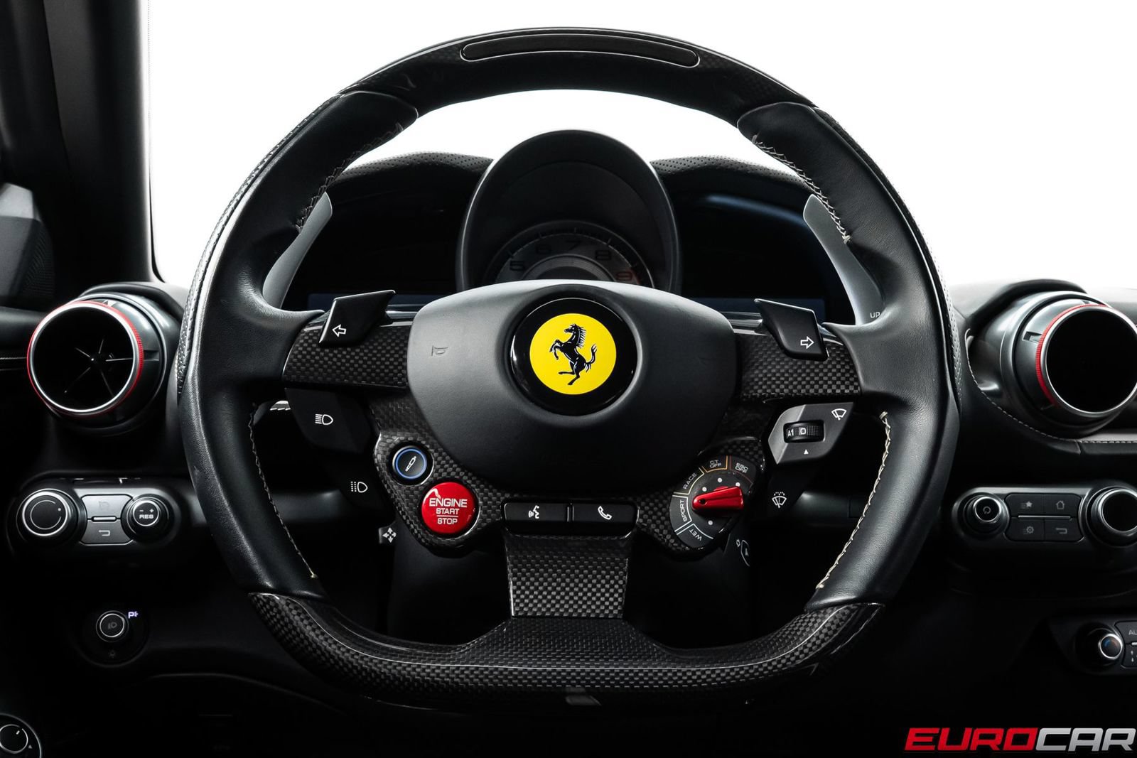 Used 2020 Ferrari 812 Superfast RWD image 29