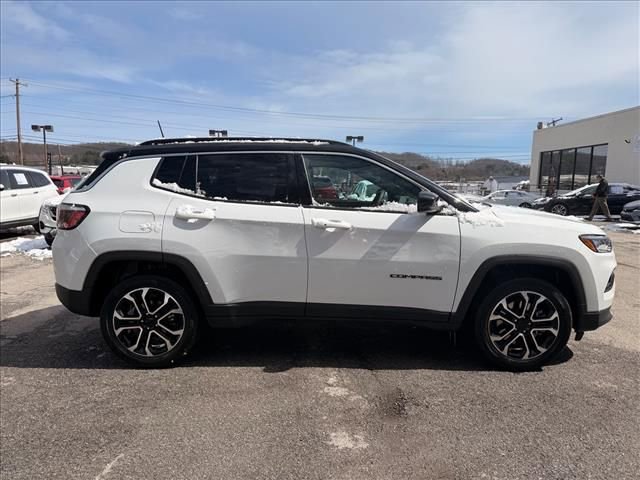 Used 2023 Jeep Compass Limited AWD/4WD image 3