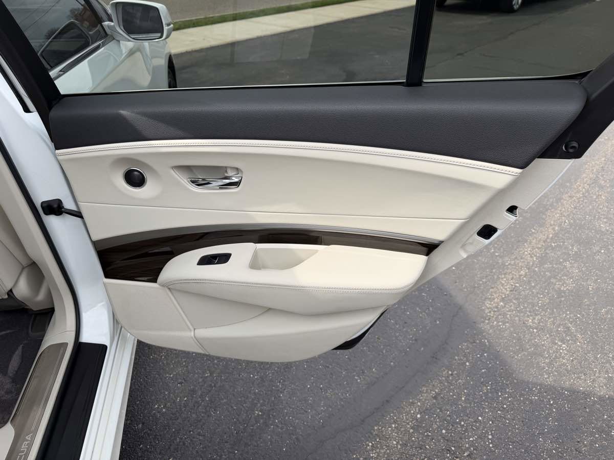 Used 2015 Acura RLX w/ Technology Package FWD image 16