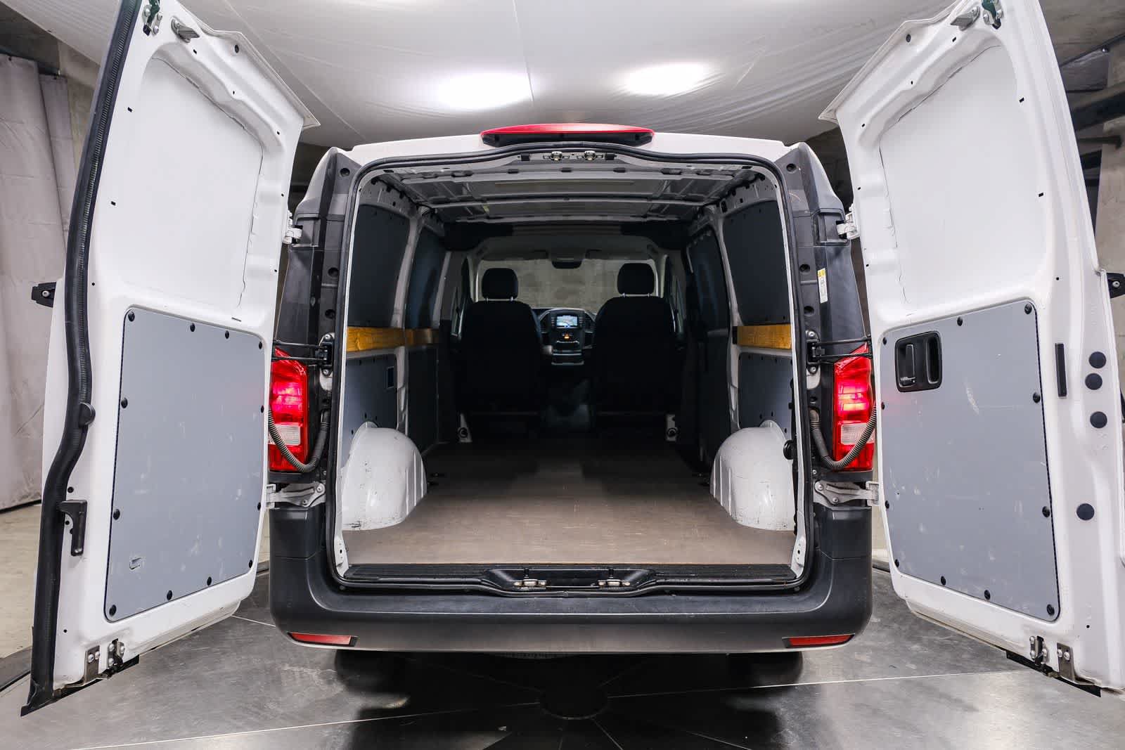 Used 2021 Mercedes-Benz Metris image 30