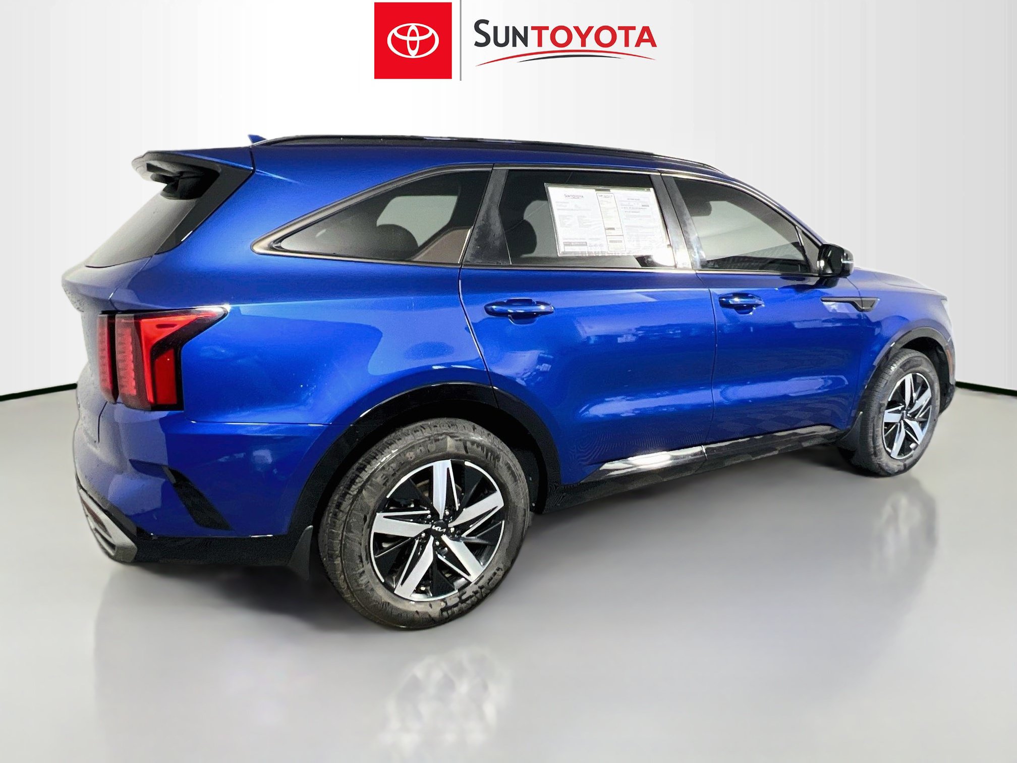 Used 2022 Kia Sorento EX w/ Panoramic Sunroof Package FWD image 4
