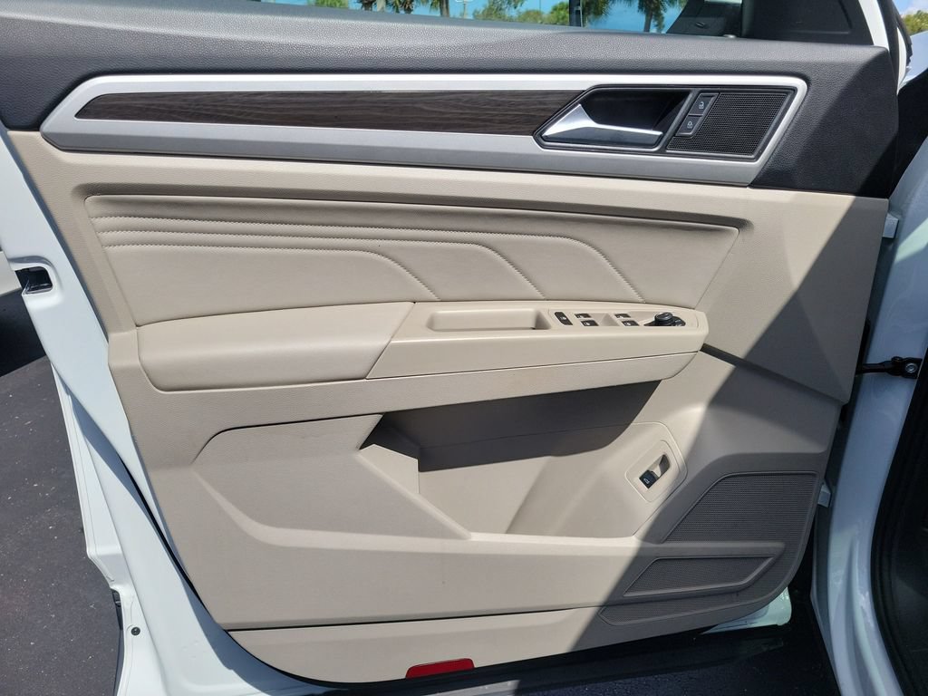 Used 2022 Volkswagen Atlas SE w/ Panoramic Sunroof Package FWD image 22