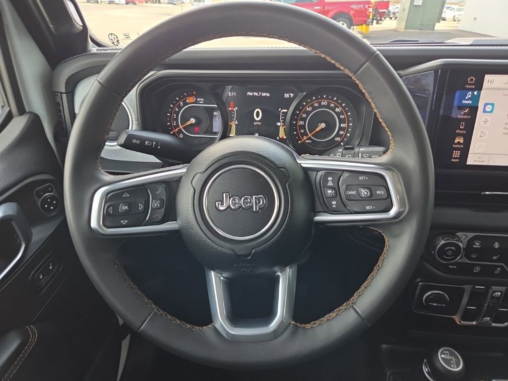 Used 2024 Jeep Wrangler Sahara image 27