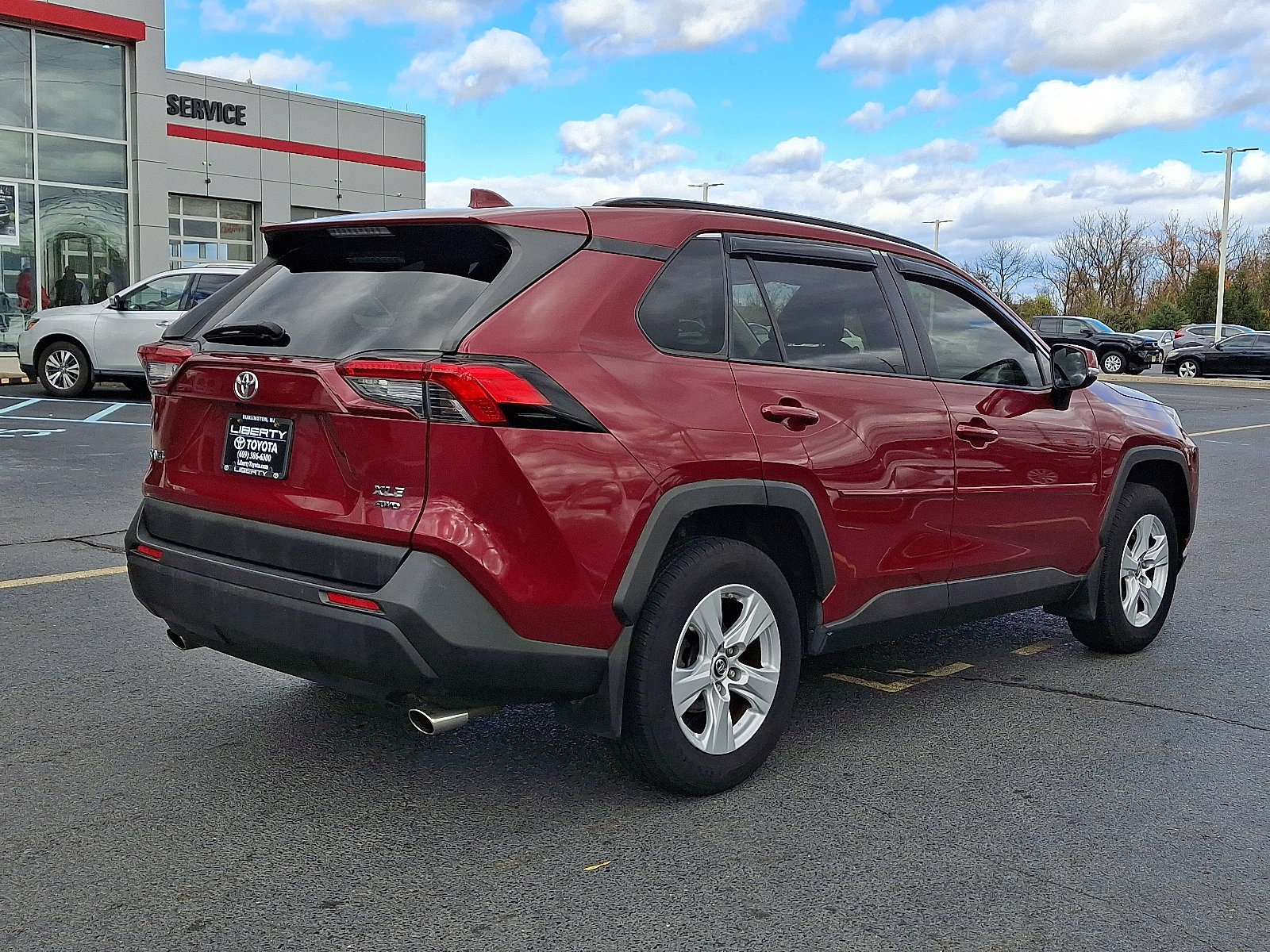 Used 2019 Toyota RAV4 XLE image 6