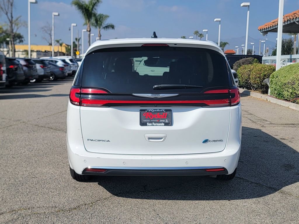 Certified 2023 Chrysler Pacifica Touring-L image 7