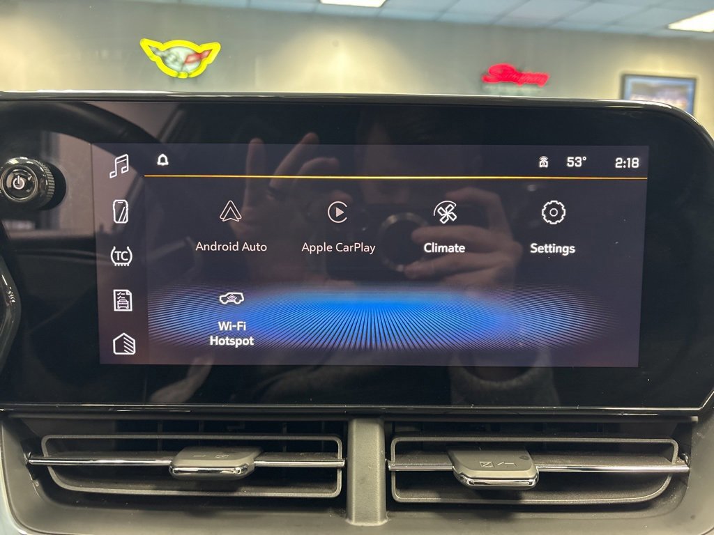 Certified 2025 Chevrolet Trax RS w/ Sunroof Package image 30