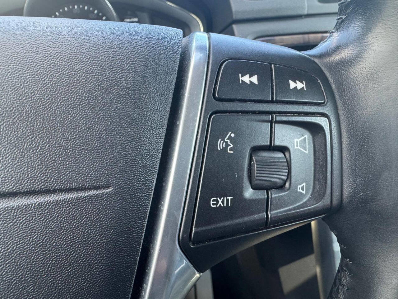 Used 2015 Volvo XC70 T6 image 17