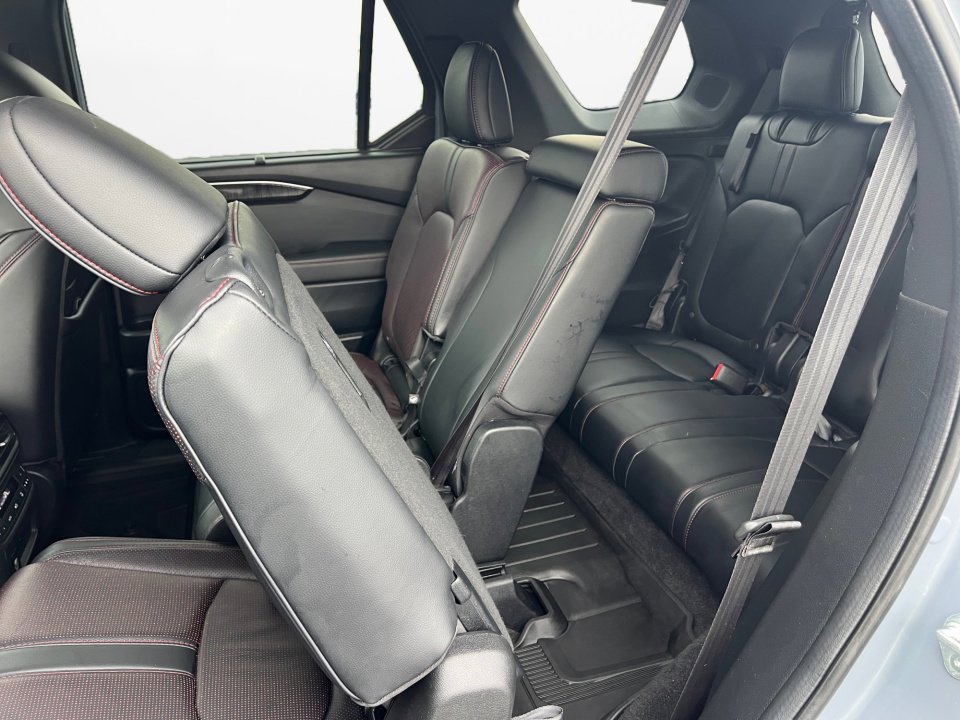 Certified 2025 Honda Pilot Black Edition image 13