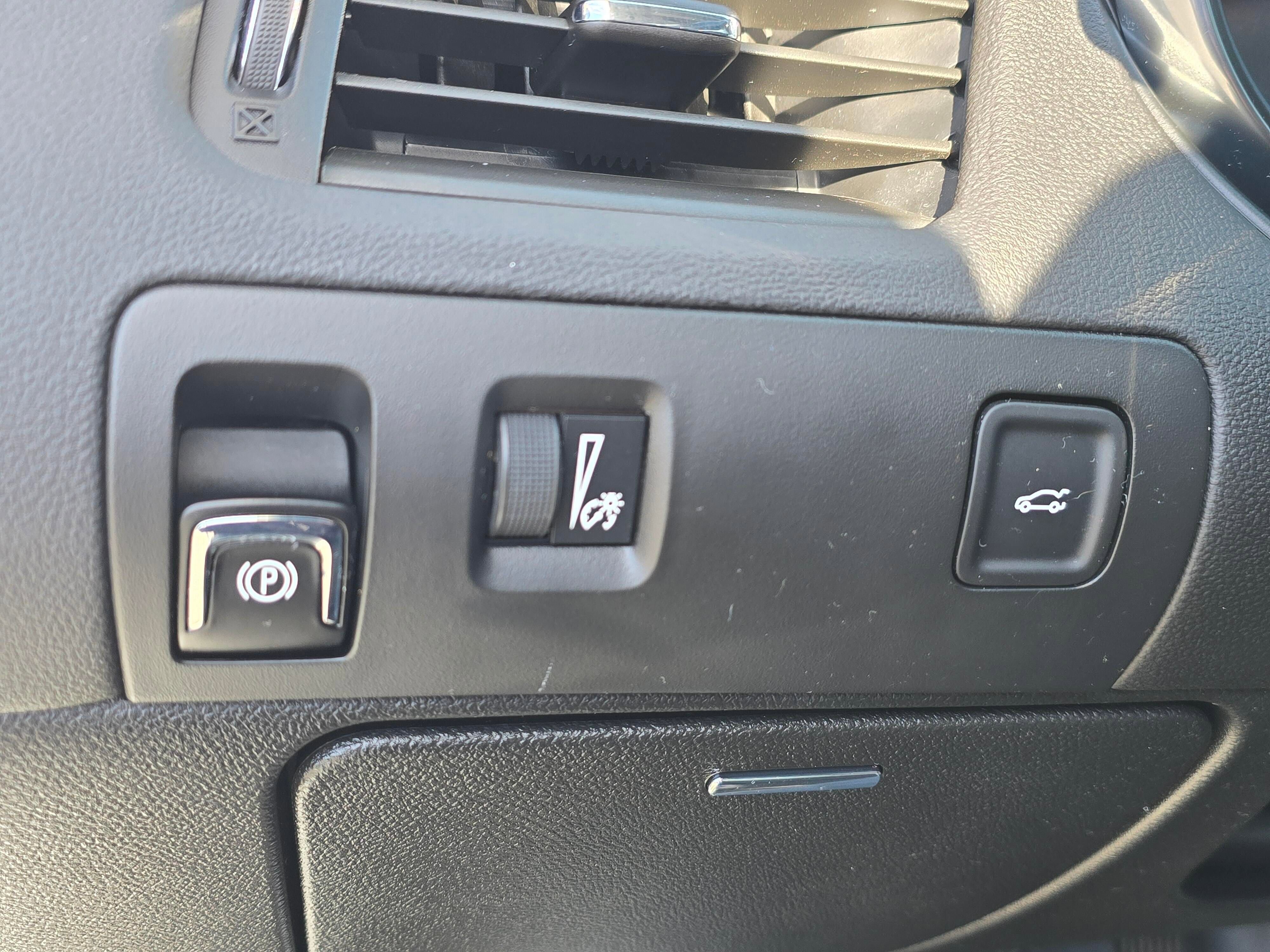 Used 2019 Chevrolet Impala LT image 25