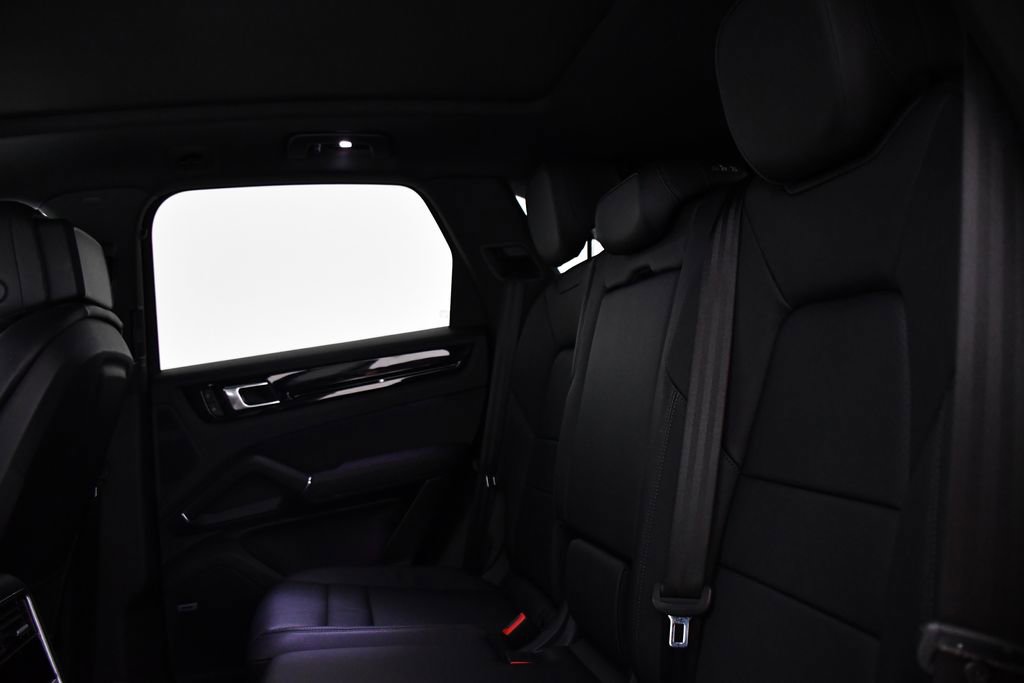 Used 2023 Porsche Cayenne AWD/4WD image 21