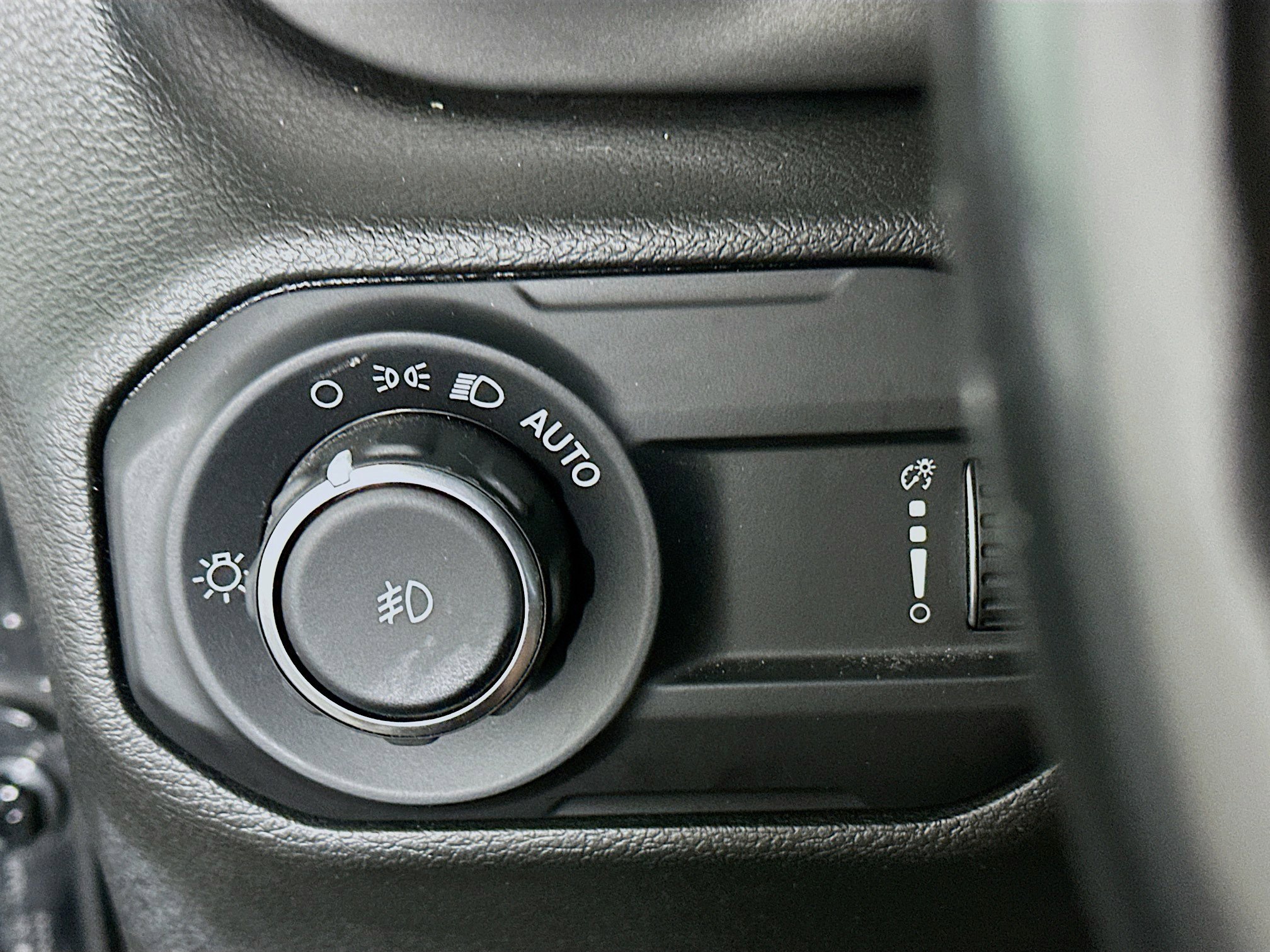 Used 2023 Jeep Wrangler Unlimited Sport AWD/4WD image 16