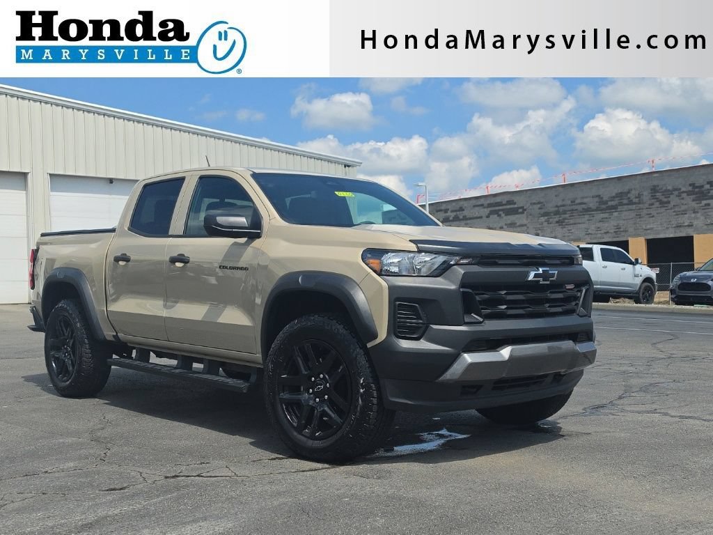 Used 2024 Chevrolet Colorado Trail Boss w/ Advanced Trailering Package AWD/4WD image 1