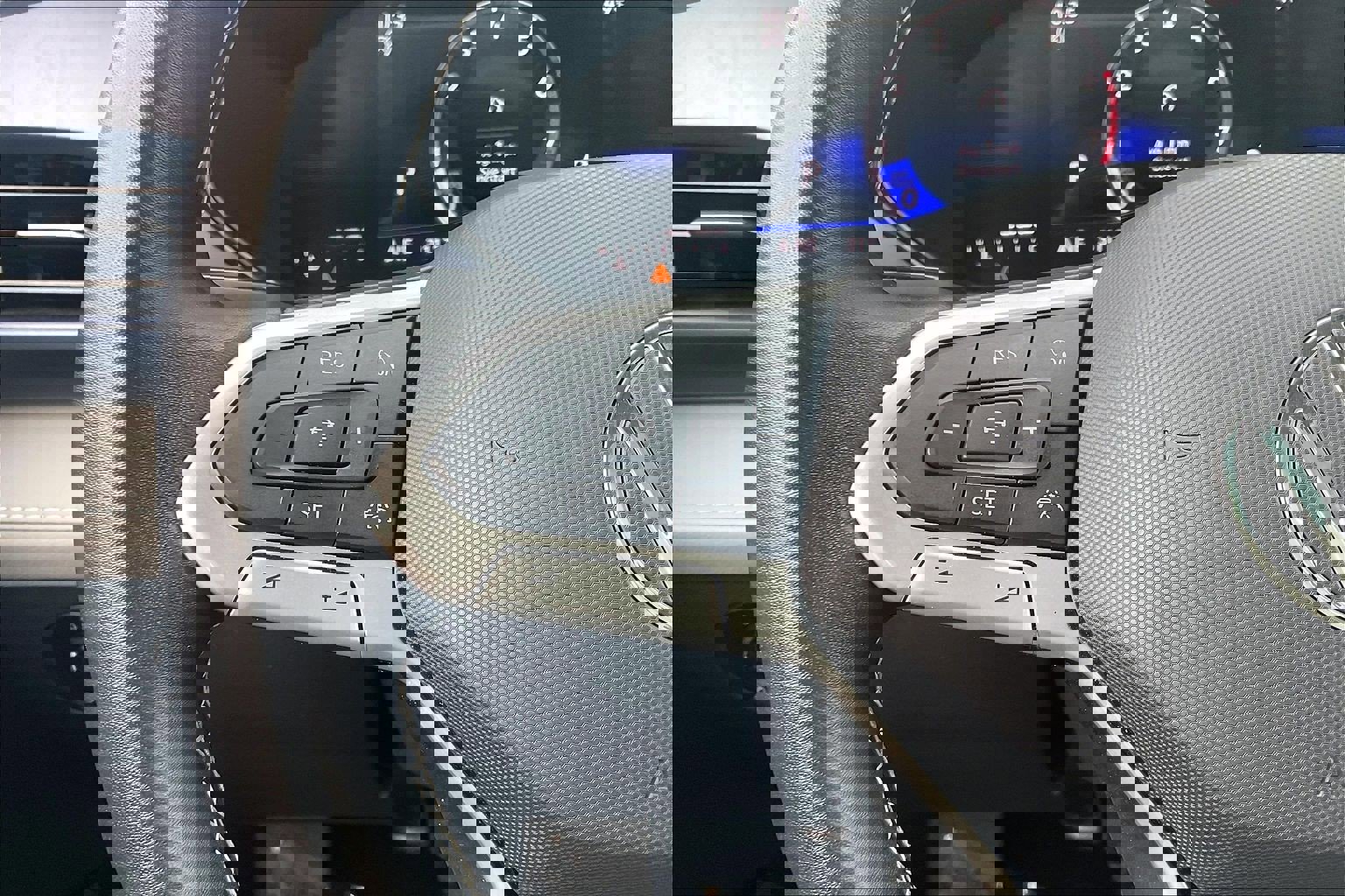 Used 2024 Volkswagen Taos SE image 23