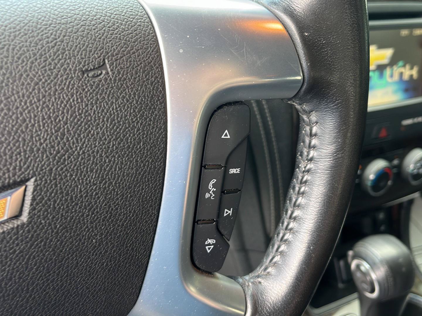 Used 2015 Chevrolet Traverse LT FWD image 12