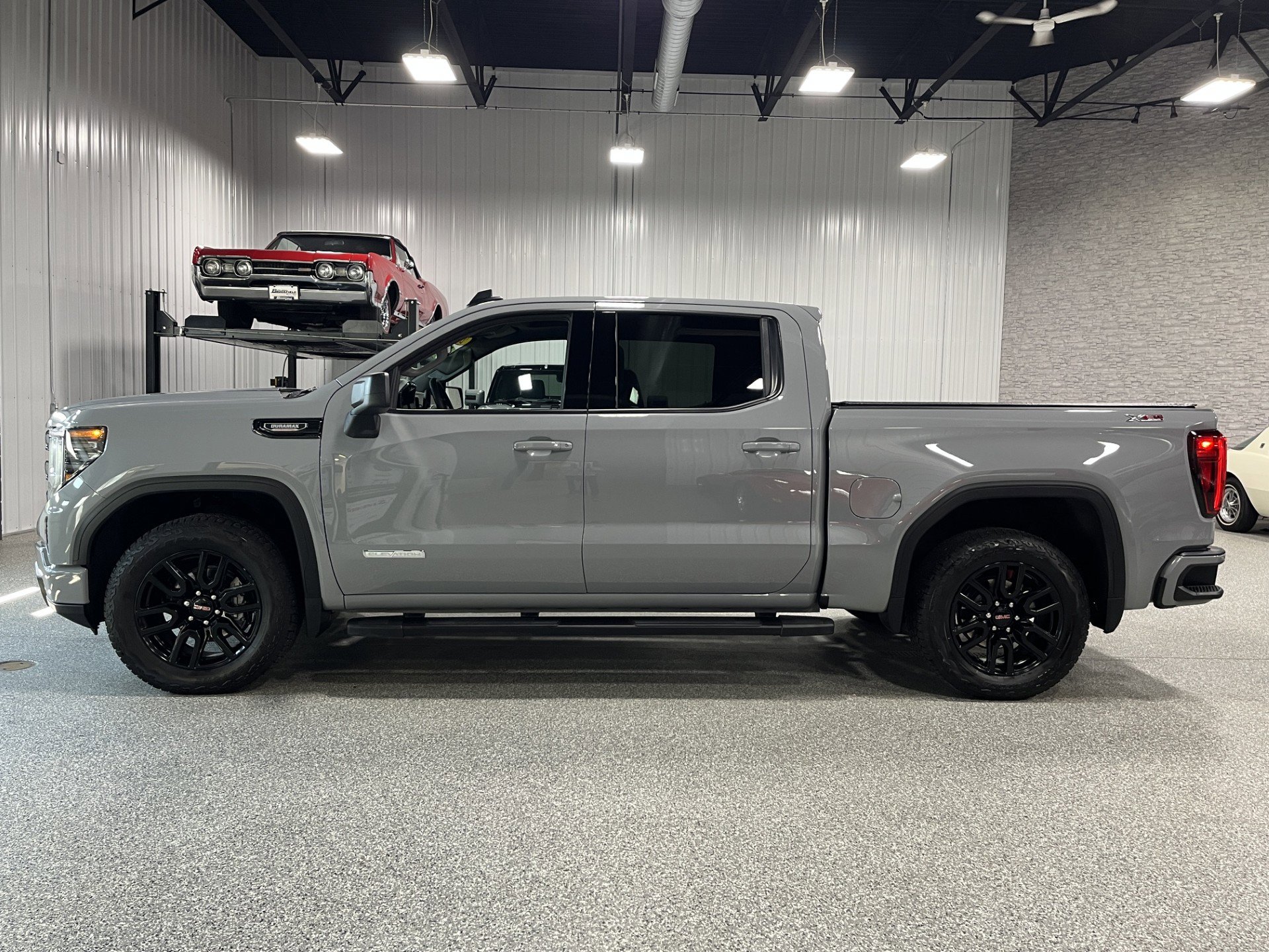 Certified 2024 GMC Sierra 1500 Elevation w/ LPO, Elevation Black Package AWD/4WD image 2