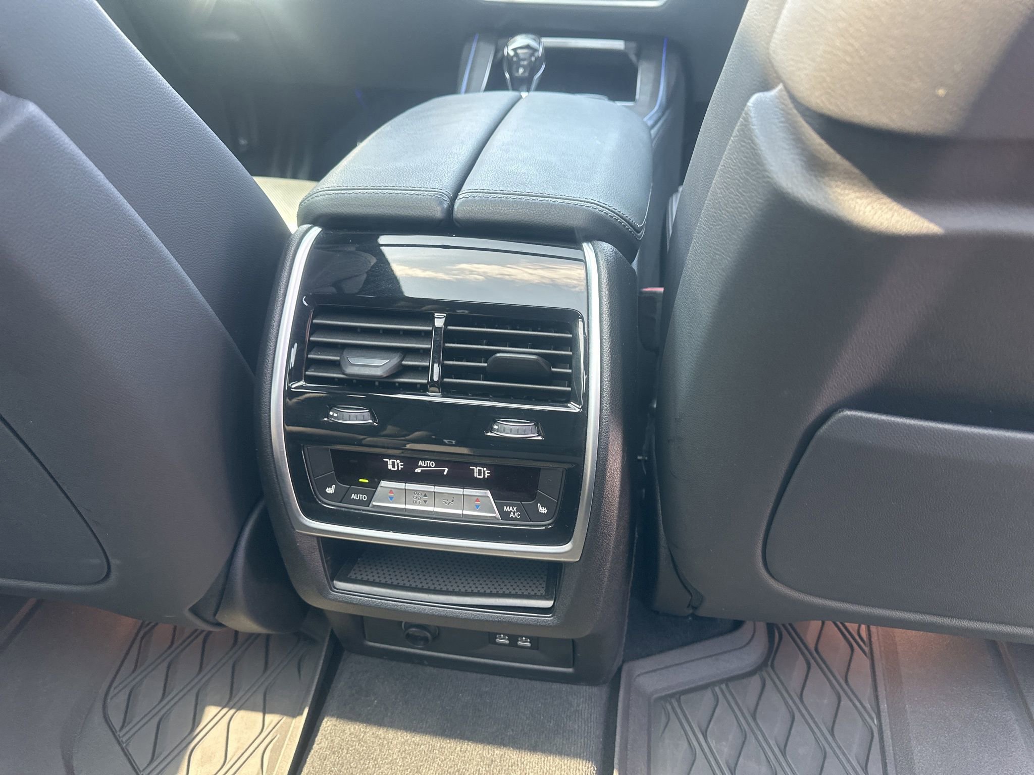 Used 2020 BMW X7 xDrive40i w/ M Sport Package image 14