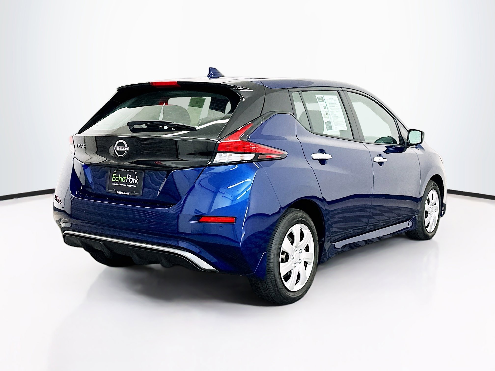 Used 2024 Nissan Leaf S image 9