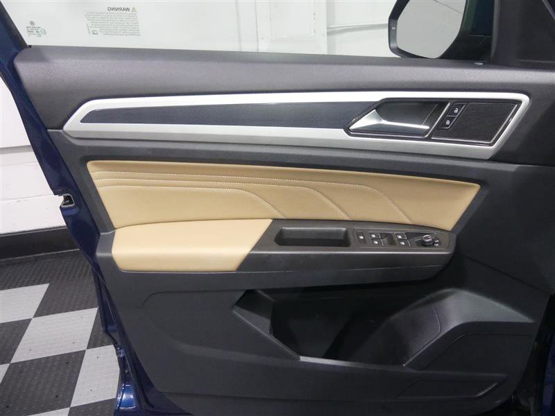 Used 2022 Volkswagen Atlas Cross Sport SE w/ Panoramic Sunroof Package image 17