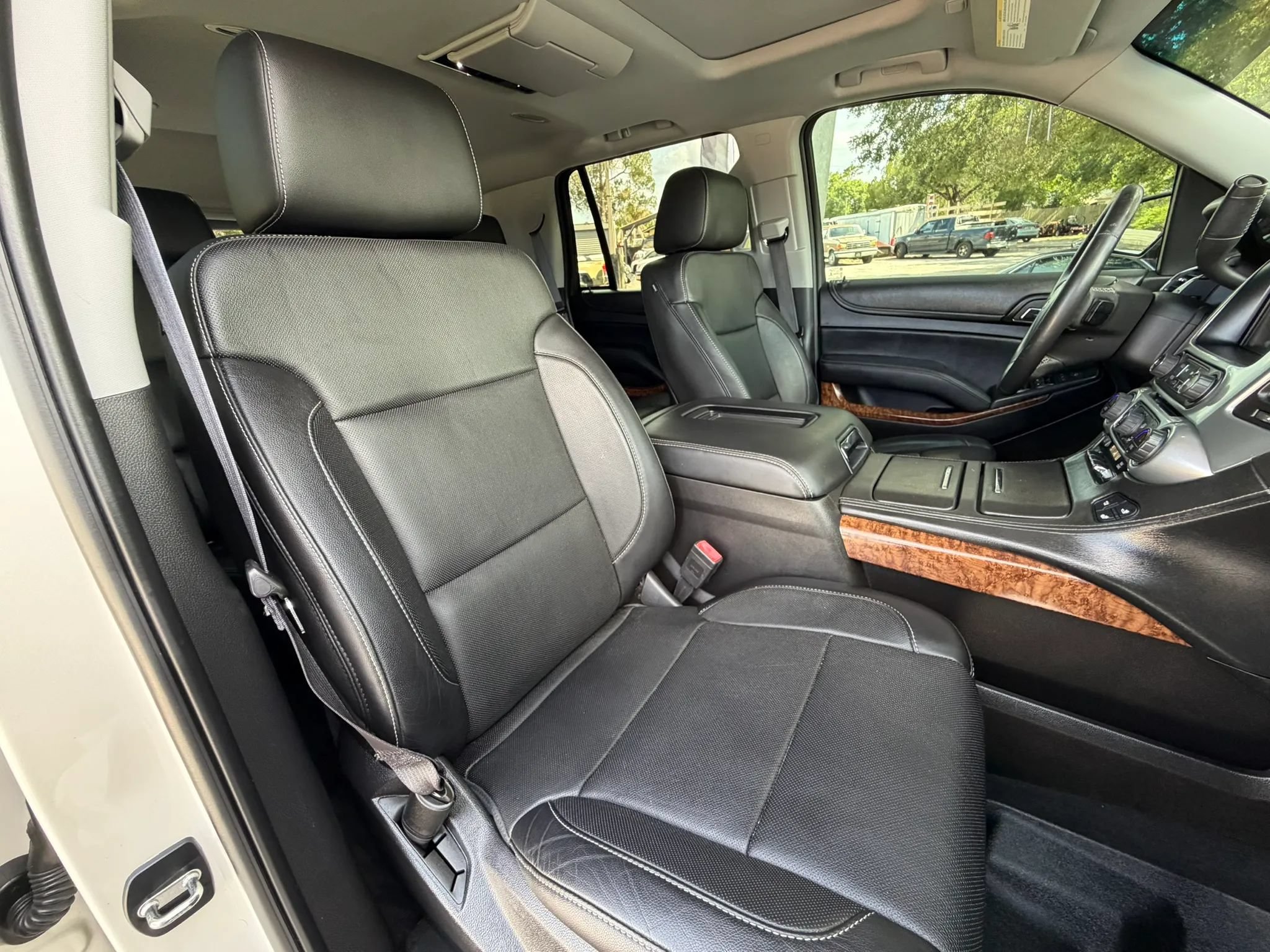 Used 2015 Chevrolet Tahoe LTZ RWD image 11