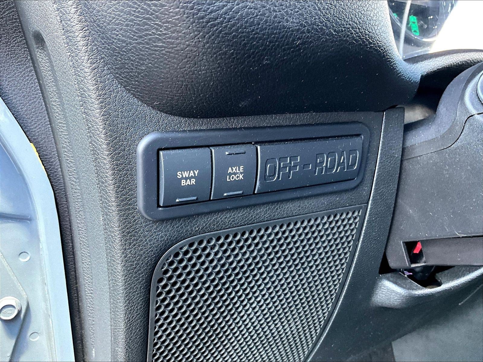 Used 2015 Jeep Wrangler Rubicon w/ Power Convenience Group AWD/4WD image 36