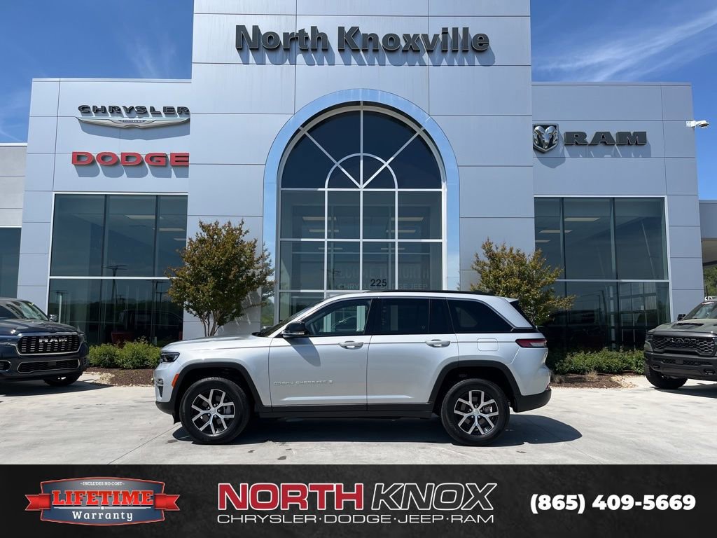 Used 2025 Jeep Grand Cherokee Limited AWD/4WD image 2