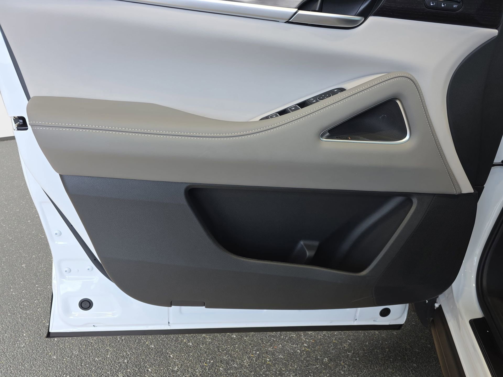 New 2026 INFINITI QX60 Autograph image 26