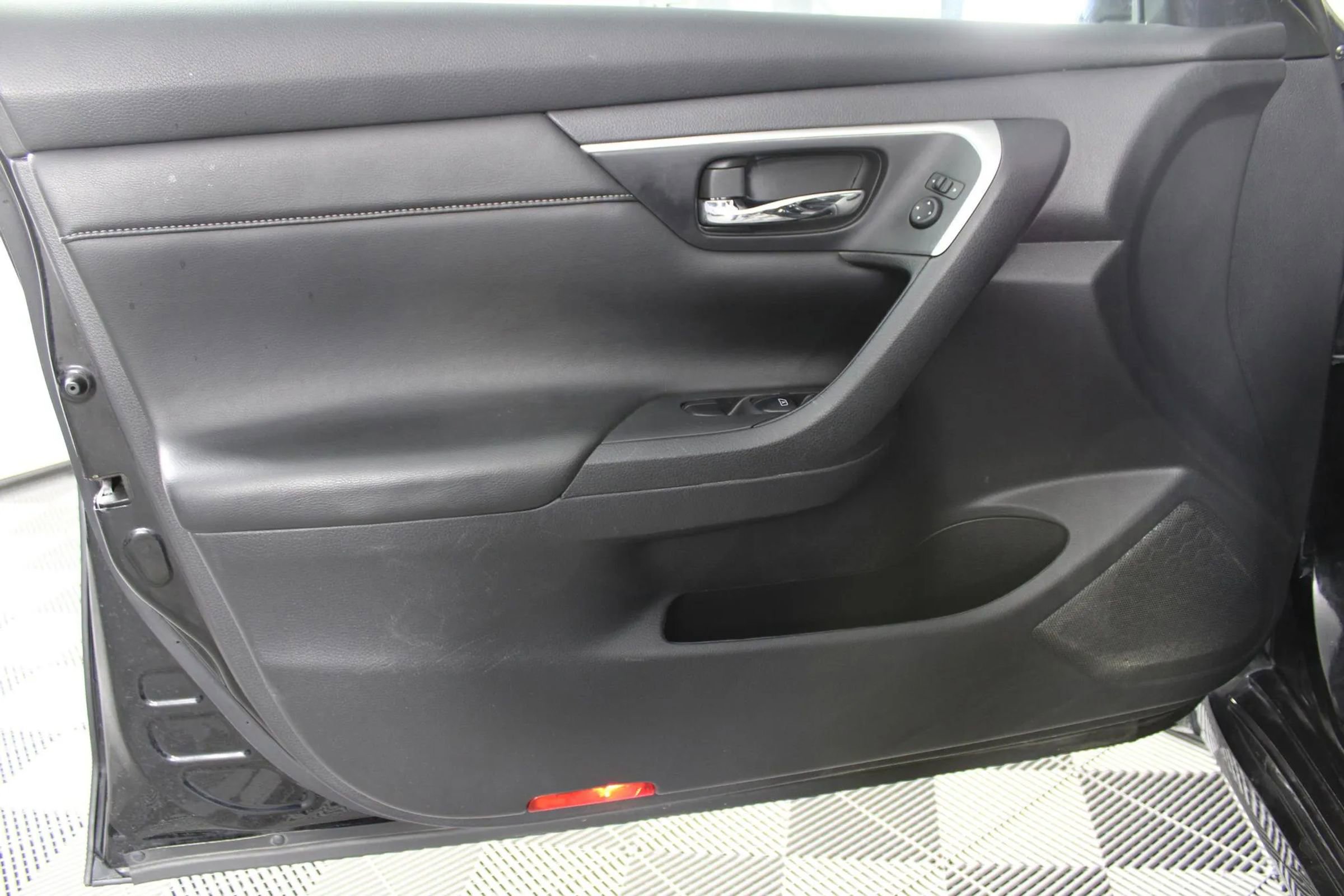 Used 2018 Nissan Altima 2.5 SL w/ 2.5 SL Technology Package image 40