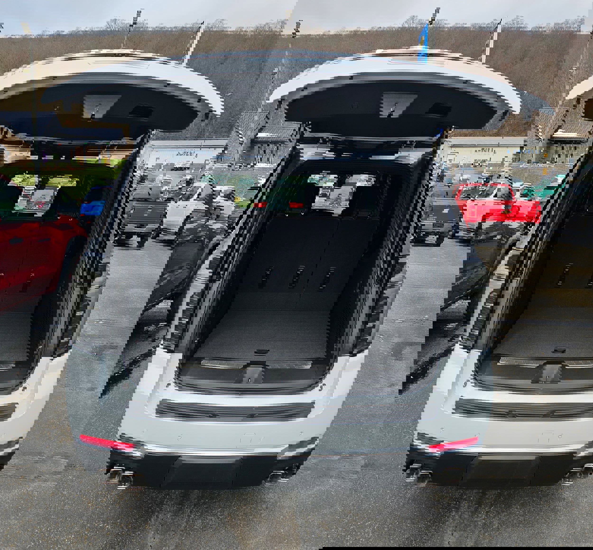 New 2026 Chevrolet Suburban High Country image 8