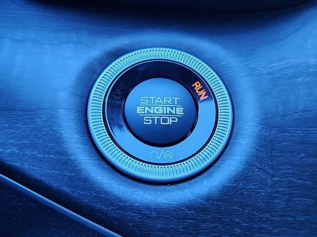 New 2025 Jeep Grand Cherokee L Limited w/ Black Appearance Package AWD/4WD image 34