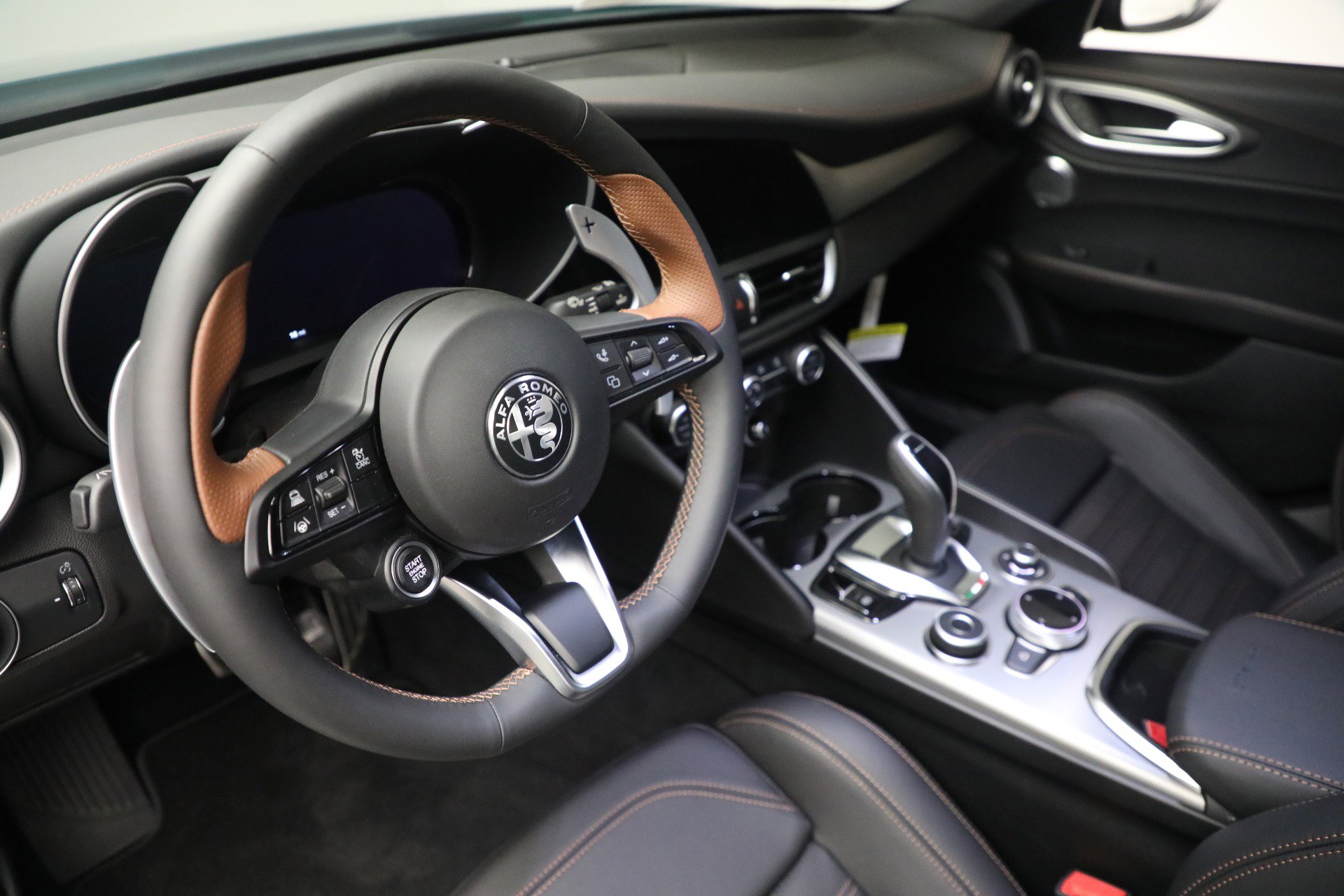 New 2025 Alfa Romeo Giulia AWD w/ Driving Assist Package image 13