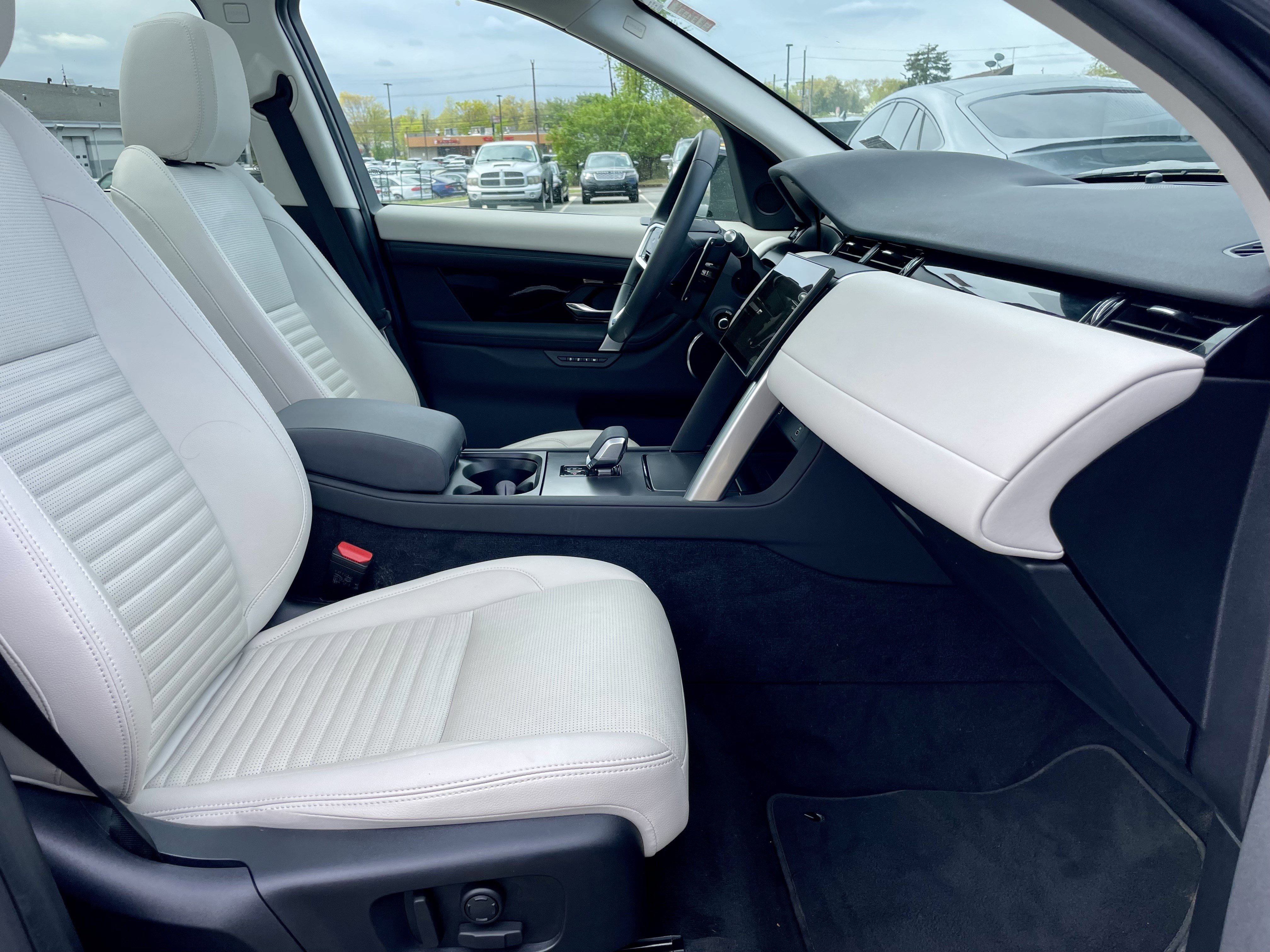 Used 2024 Land Rover Discovery Sport S image 14