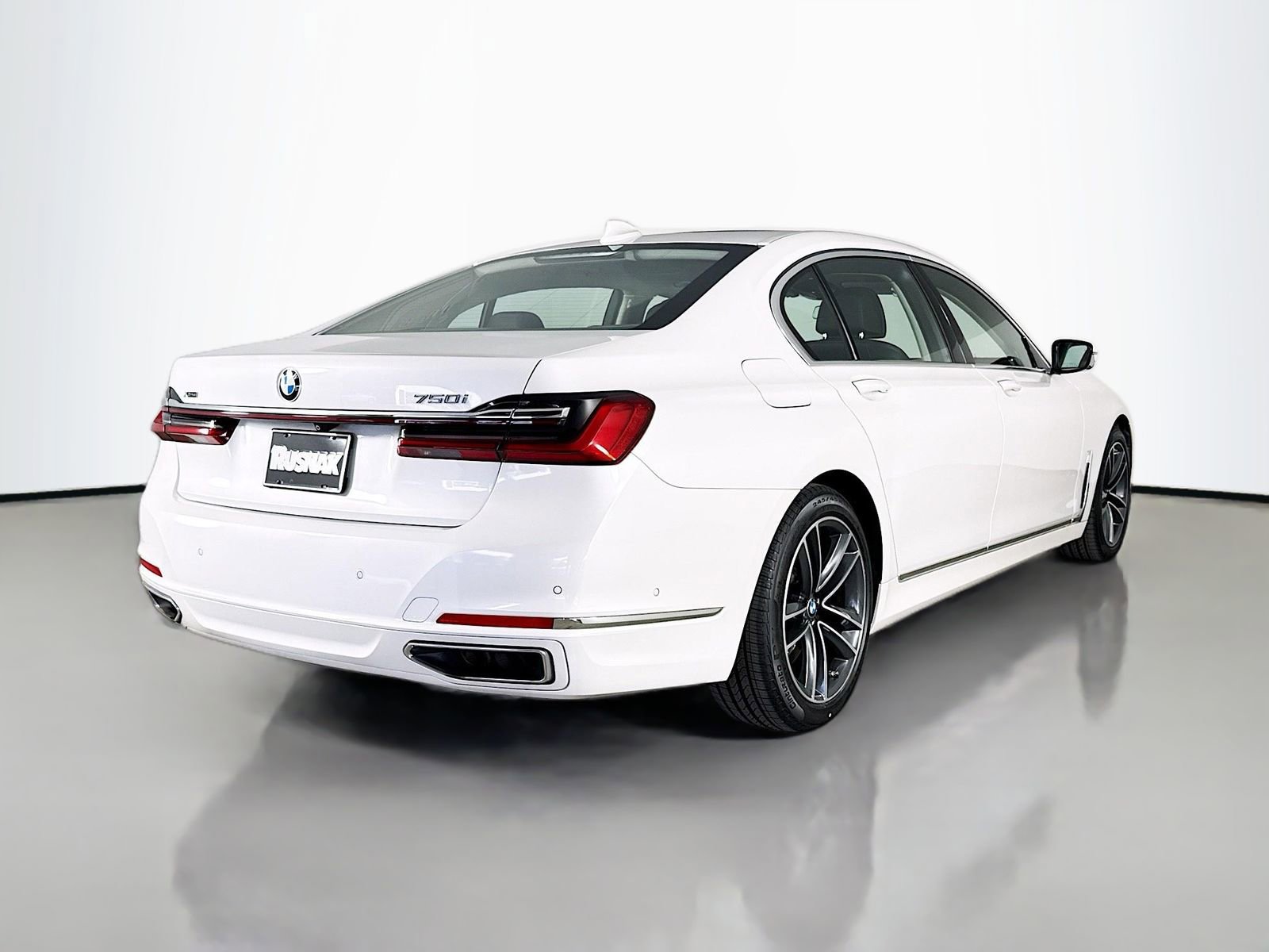 Certified 2022 BMW 750i xDrive image 7