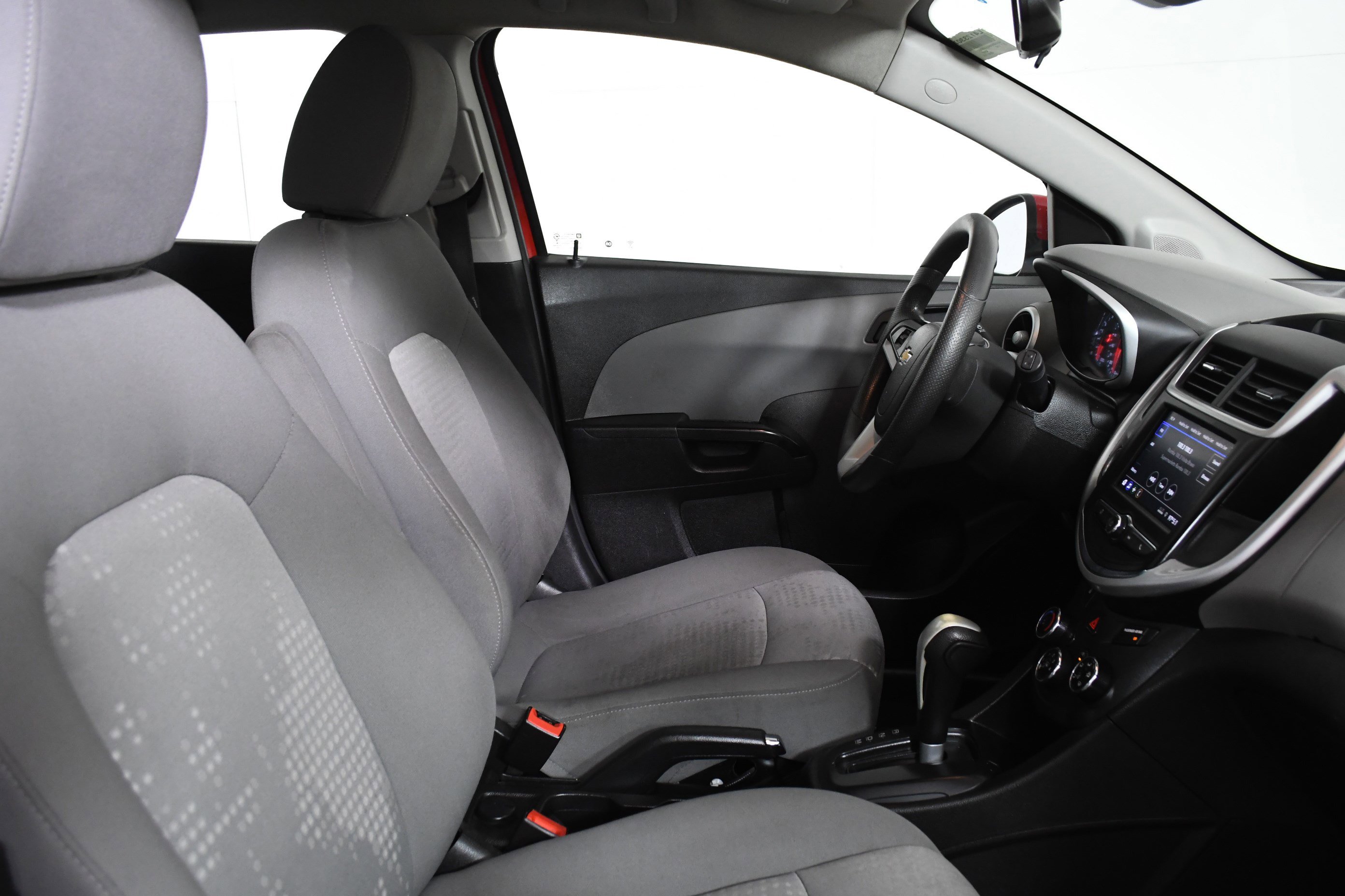 Used 2020 Chevrolet Sonic LT image 26