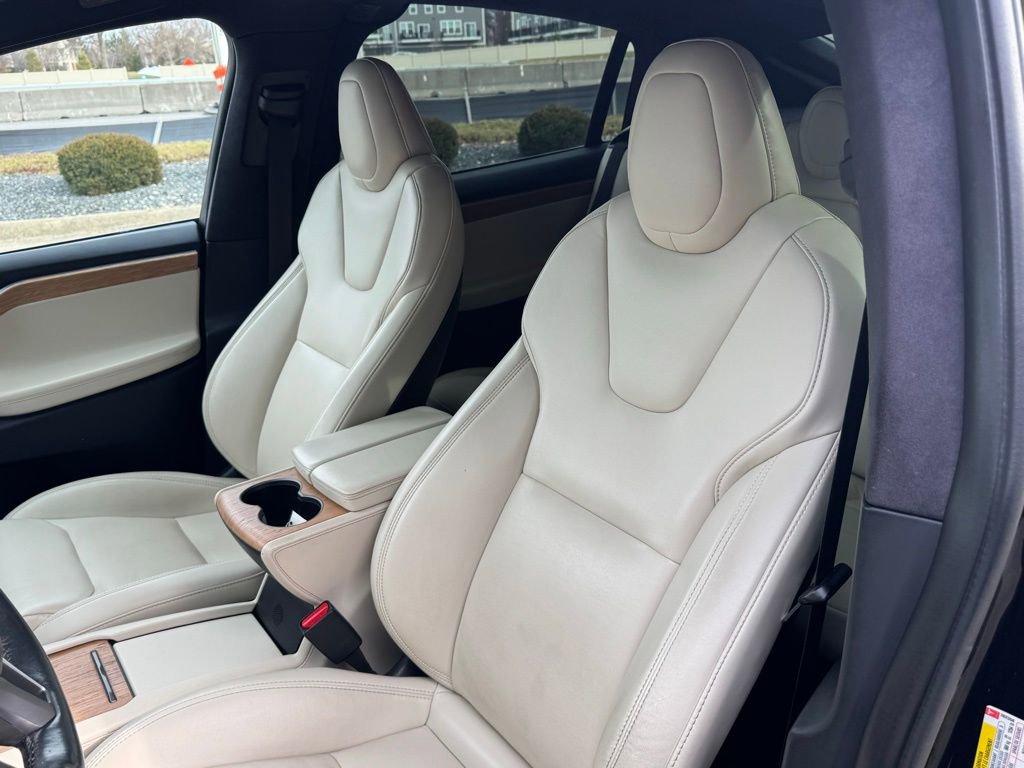 Used 2020 Tesla Model X Long Range image 16