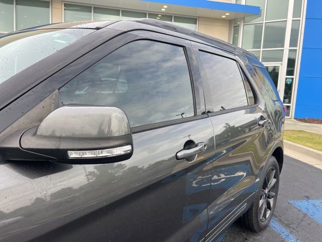 Used 2019 Ford Explorer XLT w/ Equipment Group 202A FWD image 11