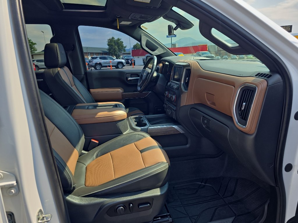 Used 2020 Chevrolet Silverado 1500 High Country w/ Technology Package AWD/4WD image 26