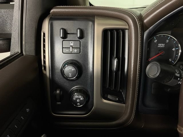 Used 2019 GMC Sierra 2500 Denali w/ Duramax Plus Package AWD/4WD image 28