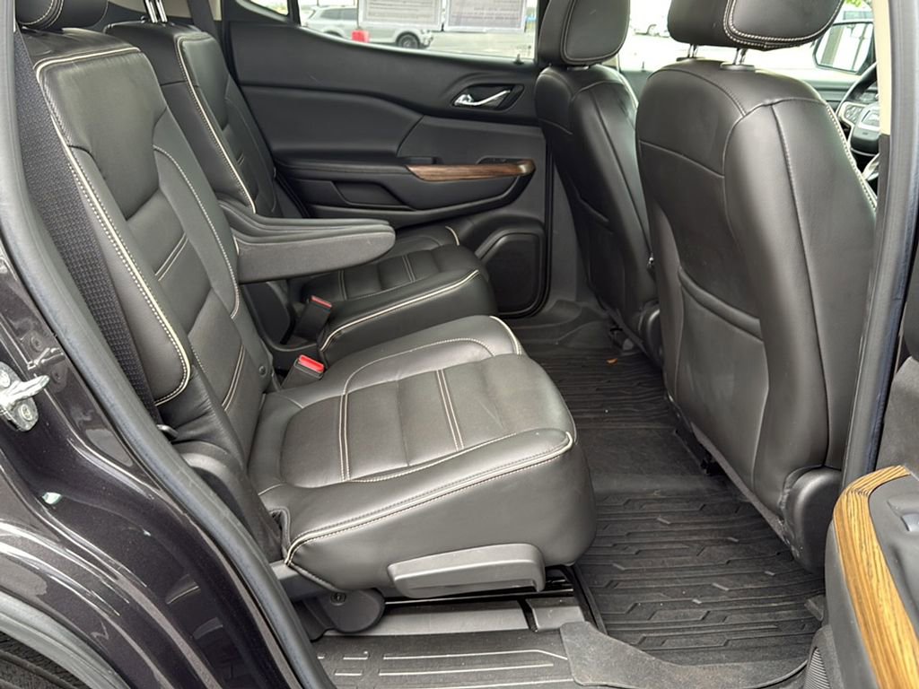 Used 2017 GMC Acadia Denali w/ Technology Package FWD image 27