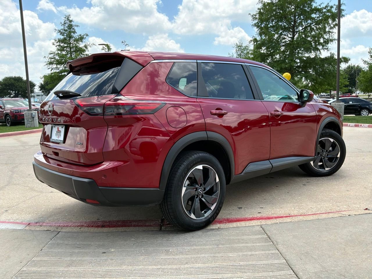 Used 2025 Nissan Rogue SV AWD/4WD image 6