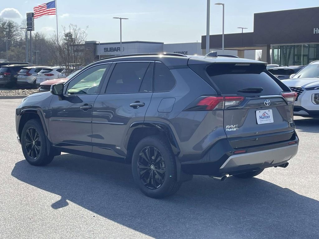 Used 2022 Toyota RAV4 SE image 25