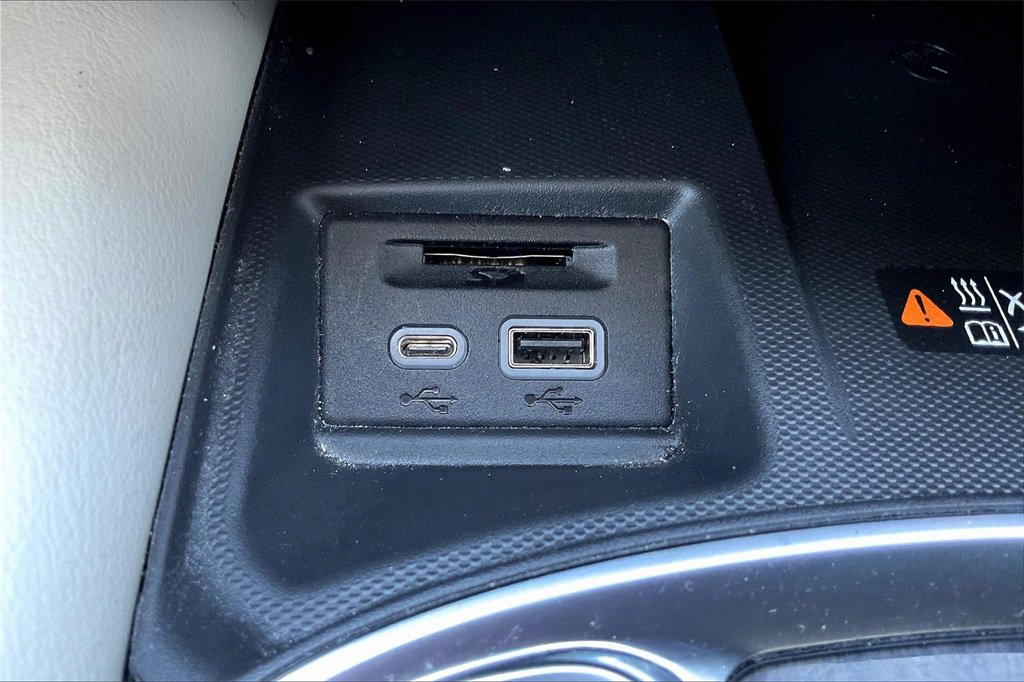 Used 2023 Buick Enclave Essence w/ Experience Buick Package image 32